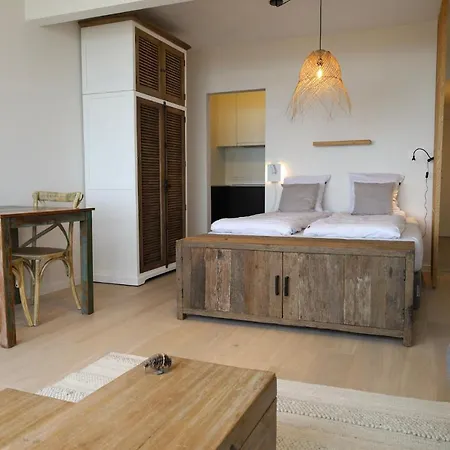 Met Zeezicht Apartament *